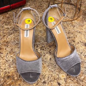 Steve Madden felt Grey heels